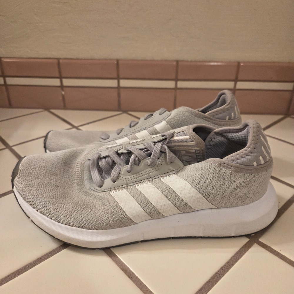 Adidas Swift Run X Womens Halo Silver White Mesh Sneakers FY2135 Size 7.5‎